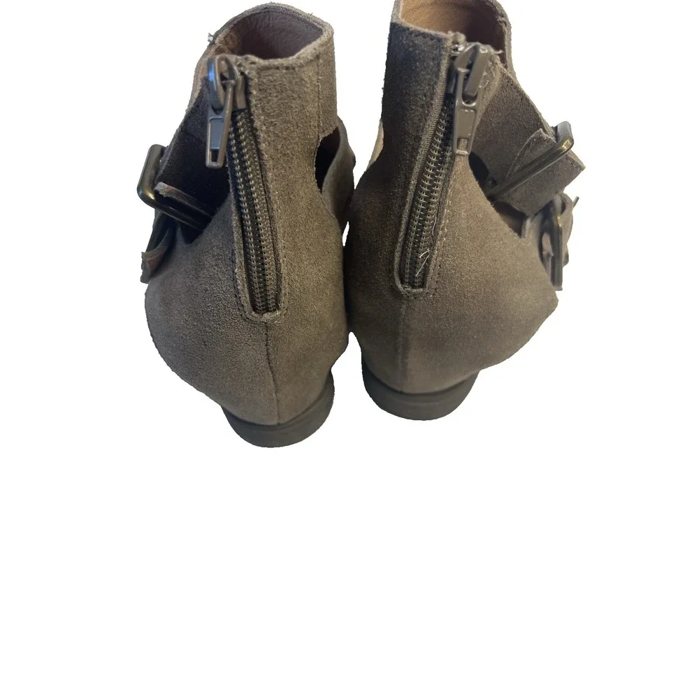 Chocolat Blu Women 8.5 Strappy Leather Gladiator Sandals Minimal Gray‎ Buckle